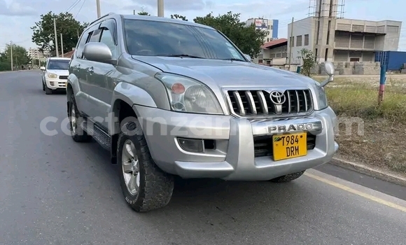 Nunua Ilio tumika Toyota Land Cruiser Prado Nyeupe Gari ndani ya Biharamulo nchini Kagera