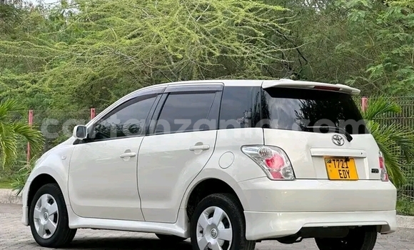 Buy Used Toyota IST White Car in Chamwino in Dodoma Buy Used Toyota IST White Car in Chamwino in Dodoma