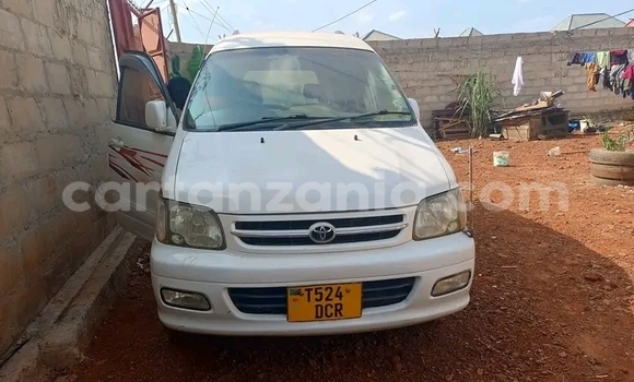 Nunua Ilio tumika Toyota Hiace Nyeupe Gari ndani ya Busega nchini Simiyu