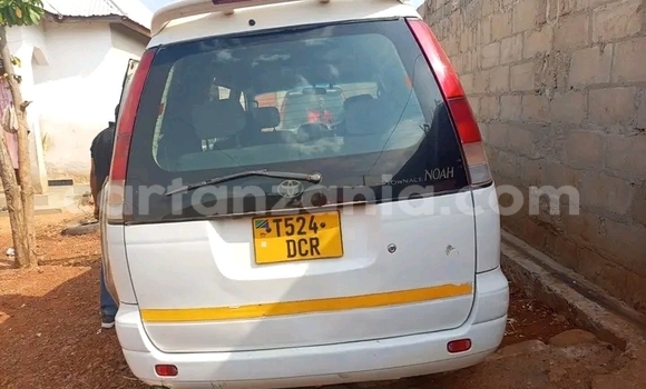 Buy Used Toyota Hiace White Car in Busega in Simiyu Buy Used Toyota Hiace White Car in Busega in Simiyu