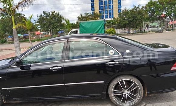 Buy Used Toyota Crown Black Car in Dar es Salaam in Dar es Salaam Buy Used Toyota Crown Black Car in Dar es Salaam in Dar es Salaam