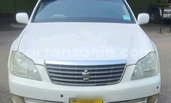 Buy Used Toyota Crown White Car in Geita in Geita Buy Used Toyota Crown White Car in Geita in Geita