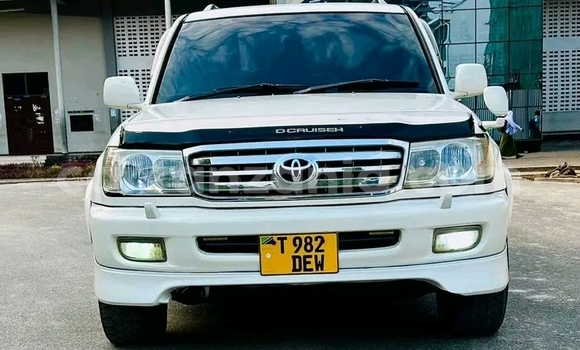 Buy Used Toyota Land Cruiser White Car in Biharamulo in Kagera Buy Used Toyota Land Cruiser White Car in Biharamulo in Kagera
