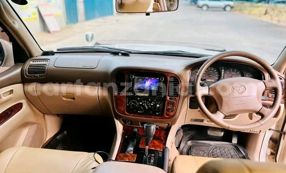 Buy Used Toyota Land Cruiser White Car in Biharamulo in Kagera Buy Used Toyota Land Cruiser White Car in Biharamulo in Kagera