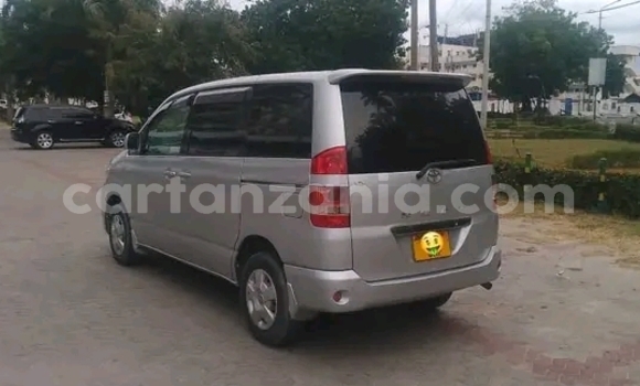 Buy Used Toyota Noah White Car in Biharamulo in Kagera Buy Used Toyota Noah White Car in Biharamulo in Kagera