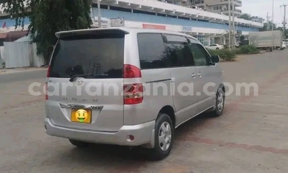 Buy Used Toyota Noah White Car in Biharamulo in Kagera Buy Used Toyota Noah White Car in Biharamulo in Kagera