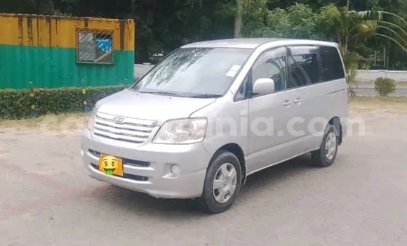 Buy Used Toyota Noah White Car in Biharamulo in Kagera Buy Used Toyota Noah White Car in Biharamulo in Kagera
