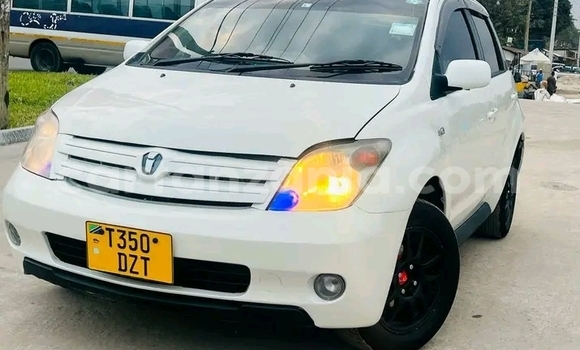 Buy Used Toyota IST White Car in Biharamulo in Kagera Buy Used Toyota IST White Car in Biharamulo in Kagera