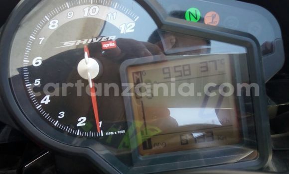Nunua Ilio tumika Aprilia Shiver Nyekundu Bike ndani ya Arusha nchini Arusha Nunua Ilio tumika Aprilia Shiver Nyekundu Bike ndani ya Arusha nchini Arusha