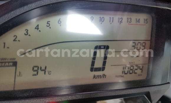 Nunua Ilio tumika Honda CBR 1000 RR Nyekundu Bike ndani ya Dar es Salaam nchini Dar es Salaam Nunua Ilio tumika Honda CBR 1000 RR Nyekundu Bike ndani ya Dar es Salaam nchini Dar es Salaam