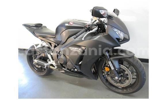 Buy Used Honda CBR Black Bike in Bagamoyo in Pwani