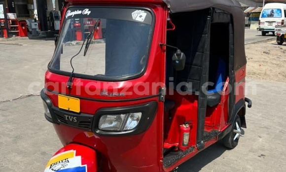 Buy Used Bajaj AVENGER Red Bike in Dar es Salaam in Dar es Salaam Buy Used Bajaj AVENGER Red Bike in Dar es Salaam in Dar es Salaam