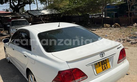 Buy Used Toyota Crown White Car in Dar es Salaam in Dar es Salaam Buy Used Toyota Crown White Car in Dar es Salaam in Dar es Salaam