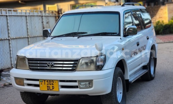 Nunua Ilio tumika Toyota Land Cruiser Prado Nyeupe Gari ndani ya Dar es Salaam nchini Dar es Salaam Nunua Ilio tumika Toyota Land Cruiser Prado Nyeupe Gari ndani ya Dar es Salaam nchini Dar es Salaam