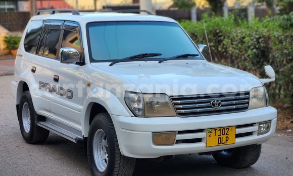 Nunua Ilio tumika Toyota Land Cruiser Prado Nyeupe Gari ndani ya Dar es Salaam nchini Dar es Salaam Nunua Ilio tumika Toyota Land Cruiser Prado Nyeupe Gari ndani ya Dar es Salaam nchini Dar es Salaam