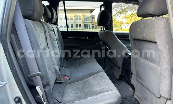 Nunua Ilio tumika Toyota Land Cruiser Prado Fedha Gari ndani ya Dar es Salaam nchini Dar es Salaam Nunua Ilio tumika Toyota Land Cruiser Prado Fedha Gari ndani ya Dar es Salaam nchini Dar es Salaam