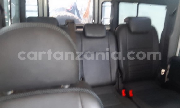 Nunua Ilio tumika Land Rover Defender Nyeupe Gari ndani ya Dar es Salaam nchini Dar es Salaam Nunua Ilio tumika Land Rover Defender Nyeupe Gari ndani ya Dar es Salaam nchini Dar es Salaam