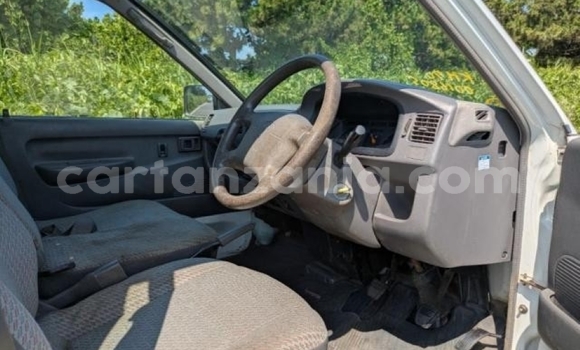 Nunua Imported Toyota LITEACE Nyeupe Lori ndani ya Dar es Salaam nchini Dar es Salaam Nunua Imported Toyota LITEACE Nyeupe Lori ndani ya Dar es Salaam nchini Dar es Salaam