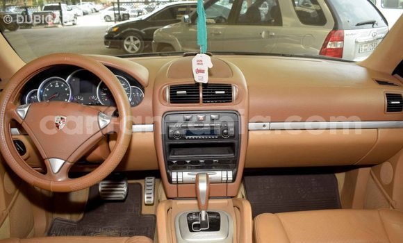 Nunua Imported Porsche Cayenne Kijani Gari ndani ya Import - Dubai nchini Arusha Nunua Imported Porsche Cayenne Kijani Gari ndani ya Import - Dubai nchini Arusha