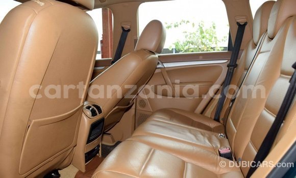 Nunua Imported Porsche Cayenne Kijani Gari ndani ya Import - Dubai nchini Arusha Nunua Imported Porsche Cayenne Kijani Gari ndani ya Import - Dubai nchini Arusha
