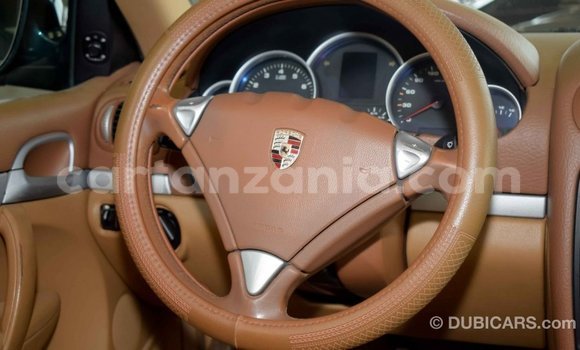 Nunua Imported Porsche Cayenne Kijani Gari ndani ya Import - Dubai nchini Arusha Nunua Imported Porsche Cayenne Kijani Gari ndani ya Import - Dubai nchini Arusha