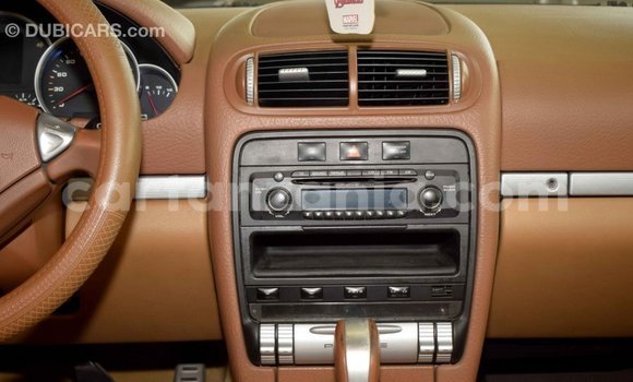 Nunua Imported Porsche Cayenne Kijani Gari ndani ya Import - Dubai nchini Arusha Nunua Imported Porsche Cayenne Kijani Gari ndani ya Import - Dubai nchini Arusha