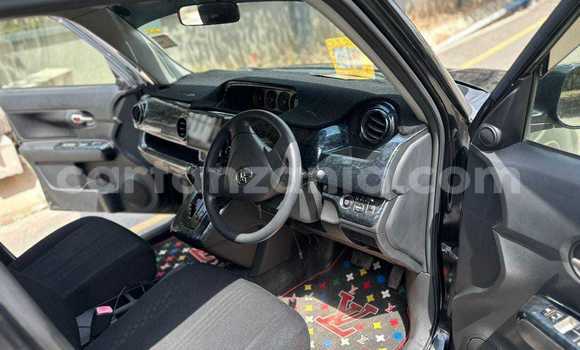 Nunua Ilio tumika Toyota Corolla Rumion Nyeusi Gari ndani ya Dar es Salaam nchini Dar es Salaam Nunua Ilio tumika Toyota Corolla Rumion Nyeusi Gari ndani ya Dar es Salaam nchini Dar es Salaam