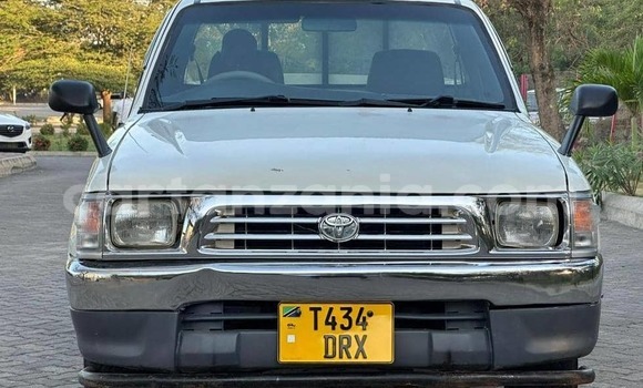 Nunua Ilio tumika Toyota Hilux Nyeupe Gari ndani ya Dar es Salaam nchini Dar es Salaam Nunua Ilio tumika Toyota Hilux Nyeupe Gari ndani ya Dar es Salaam nchini Dar es Salaam