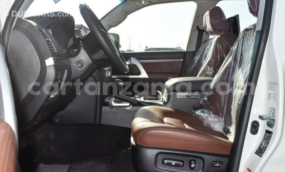 Nunua Imported Toyota Land Cruiser Nyeupe Gari ndani ya Import - Dubai nchini Arusha Nunua Imported Toyota Land Cruiser Nyeupe Gari ndani ya Import - Dubai nchini Arusha