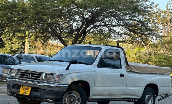 Nunua Ilio tumika Toyota Hilux Nyeupe Gari ndani ya Dar es Salaam nchini Dar es Salaam Nunua Ilio tumika Toyota Hilux Nyeupe Gari ndani ya Dar es Salaam nchini Dar es Salaam