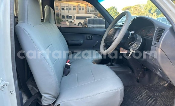 Nunua Ilio tumika Toyota Hilux Nyeupe Gari ndani ya Dar es Salaam nchini Dar es Salaam Nunua Ilio tumika Toyota Hilux Nyeupe Gari ndani ya Dar es Salaam nchini Dar es Salaam