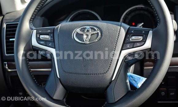 Nunua Imported Toyota Land Cruiser Nyeupe Gari ndani ya Import - Dubai nchini Arusha Nunua Imported Toyota Land Cruiser Nyeupe Gari ndani ya Import - Dubai nchini Arusha