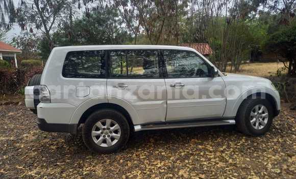 Nunua Ilio tumika Mitsubishi Pajero Nyeupe Gari ndani ya Arusha nchini Arusha Nunua Ilio tumika Mitsubishi Pajero Nyeupe Gari ndani ya Arusha nchini Arusha