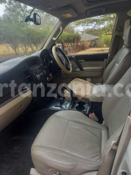 Big with watermark mitsubishi pajero arusha arusha 30396
