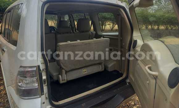 Buy Used Mitsubishi Pajero White Car in Arusha in Arusha Buy Used Mitsubishi Pajero White Car in Arusha in Arusha
