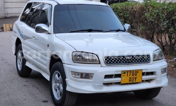 Nunua Ilio tumika Toyota RAV4 Nyeupe Gari ndani ya Dar es Salaam nchini Dar es Salaam Nunua Ilio tumika Toyota RAV4 Nyeupe Gari ndani ya Dar es Salaam nchini Dar es Salaam