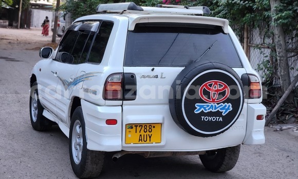 Nunua Ilio tumika Toyota RAV4 Nyeupe Gari ndani ya Dar es Salaam nchini Dar es Salaam Nunua Ilio tumika Toyota RAV4 Nyeupe Gari ndani ya Dar es Salaam nchini Dar es Salaam