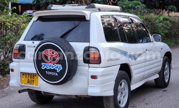 Nunua Ilio tumika Toyota RAV4 Nyeupe Gari ndani ya Dar es Salaam nchini Dar es Salaam Nunua Ilio tumika Toyota RAV4 Nyeupe Gari ndani ya Dar es Salaam nchini Dar es Salaam