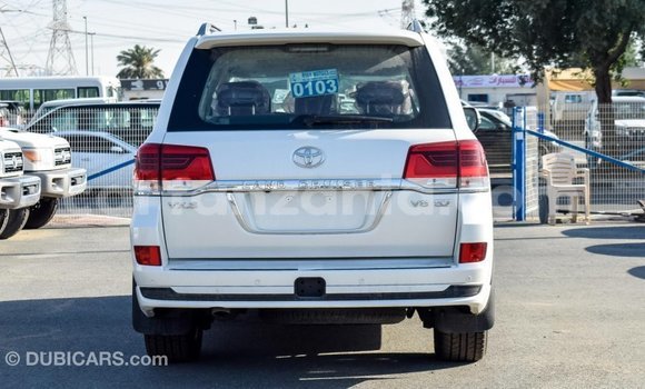Nunua Imported Toyota Land Cruiser Nyeupe Gari ndani ya Import - Dubai nchini Arusha Nunua Imported Toyota Land Cruiser Nyeupe Gari ndani ya Import - Dubai nchini Arusha