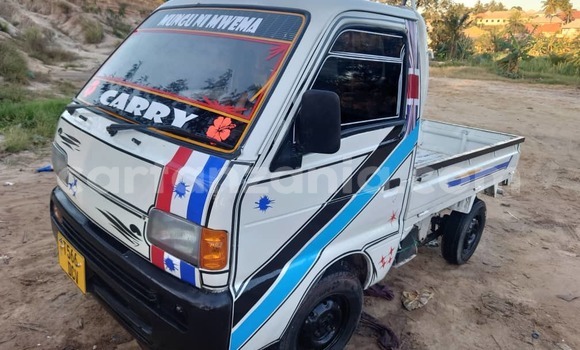 Buy Used Suzuki Carry White Car in Dar es Salaam in Dar es Salaam Buy Used Suzuki Carry White Car in Dar es Salaam in Dar es Salaam