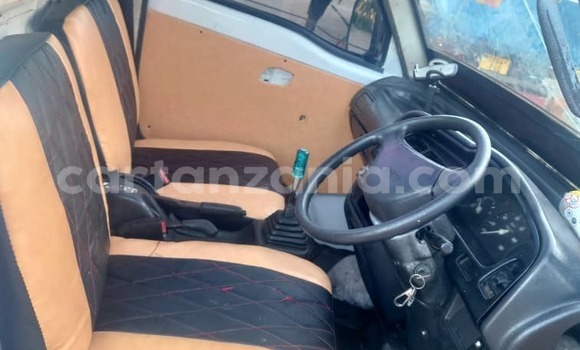 Buy Used Suzuki Carry White Car in Dar es Salaam in Dar es Salaam Buy Used Suzuki Carry White Car in Dar es Salaam in Dar es Salaam