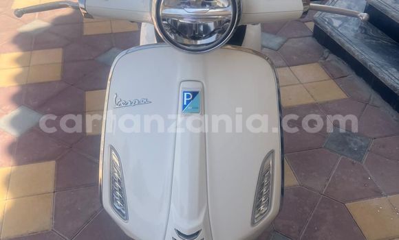 Buy Used Vespa Primavera White Bike in Arusha in Arusha
