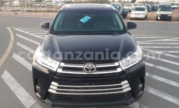 Nunua Imported Toyota Highlander Nyeusi Gari ndani ya Import - Dubai nchini Arusha Nunua Imported Toyota Highlander Nyeusi Gari ndani ya Import - Dubai nchini Arusha