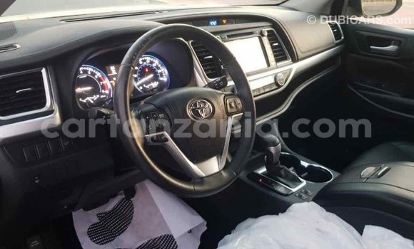 Nunua Imported Toyota Highlander Nyeusi Gari ndani ya Import - Dubai nchini Arusha Nunua Imported Toyota Highlander Nyeusi Gari ndani ya Import - Dubai nchini Arusha