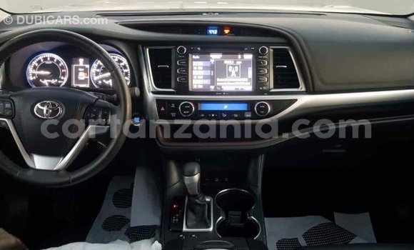 Nunua Imported Toyota Highlander Nyeusi Gari ndani ya Import - Dubai nchini Arusha Nunua Imported Toyota Highlander Nyeusi Gari ndani ya Import - Dubai nchini Arusha