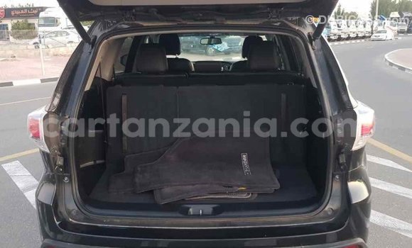 Nunua Imported Toyota Highlander Nyeusi Gari ndani ya Import - Dubai nchini Arusha Nunua Imported Toyota Highlander Nyeusi Gari ndani ya Import - Dubai nchini Arusha