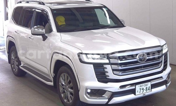 Buy Import Toyota Land Cruiser White Car in Dar es Salaam in Dar es Salaam