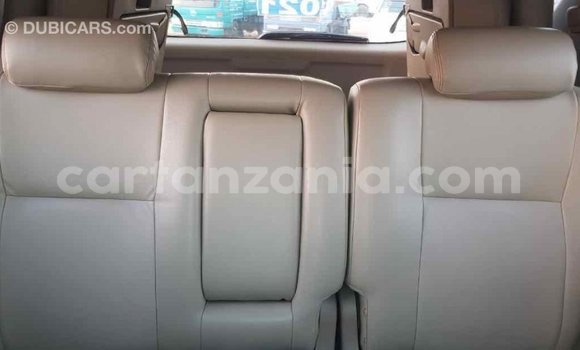 Nunua Imported Toyota Fortuner Nyeupe Gari ndani ya Import - Dubai nchini Arusha Nunua Imported Toyota Fortuner Nyeupe Gari ndani ya Import - Dubai nchini Arusha