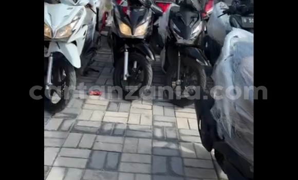 Buy Used Honda ACE CB 125 Brown Bike in Dar es Salaam in Dar es Salaam