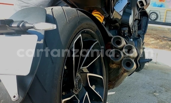 Nunua Ilio tumika Ducati Diavel Nyeusi Bike ndani ya Arusha nchini Arusha Nunua Ilio tumika Ducati Diavel Nyeusi Bike ndani ya Arusha nchini Arusha